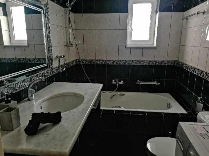 Sonema Seaside Apt Ханья Экстерьер фото